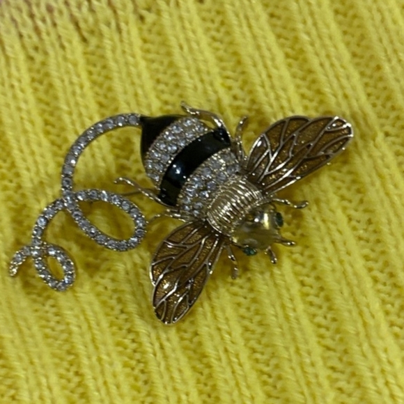 Napier Jewelry - Vintage Napier Bee Brooch – Crystal & Enamel Statement Pin 🐝
